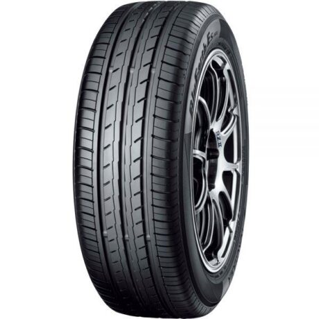 215/55R17 YOKOHAMA BLUEARTH-ES ES32 94V CBA68